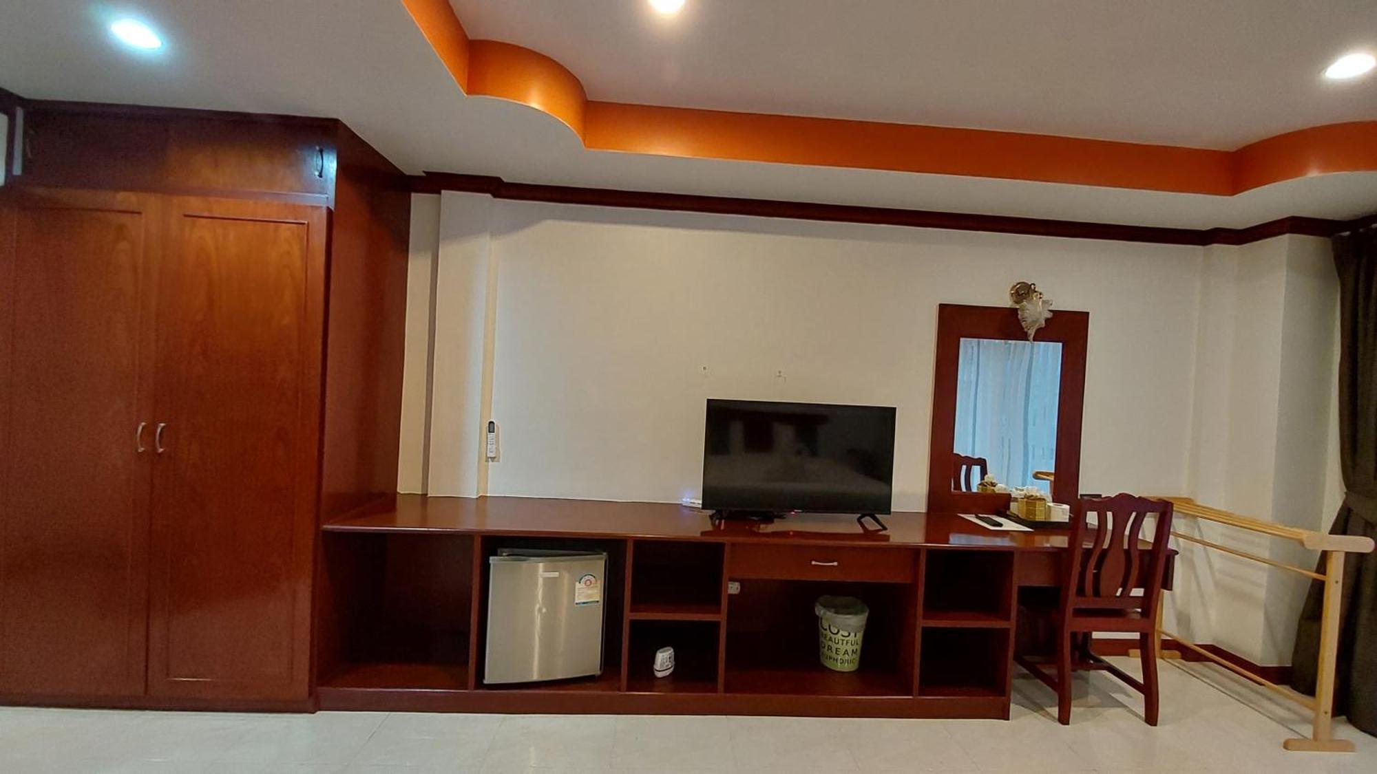 Hostel Benetti House Patong Exterior foto