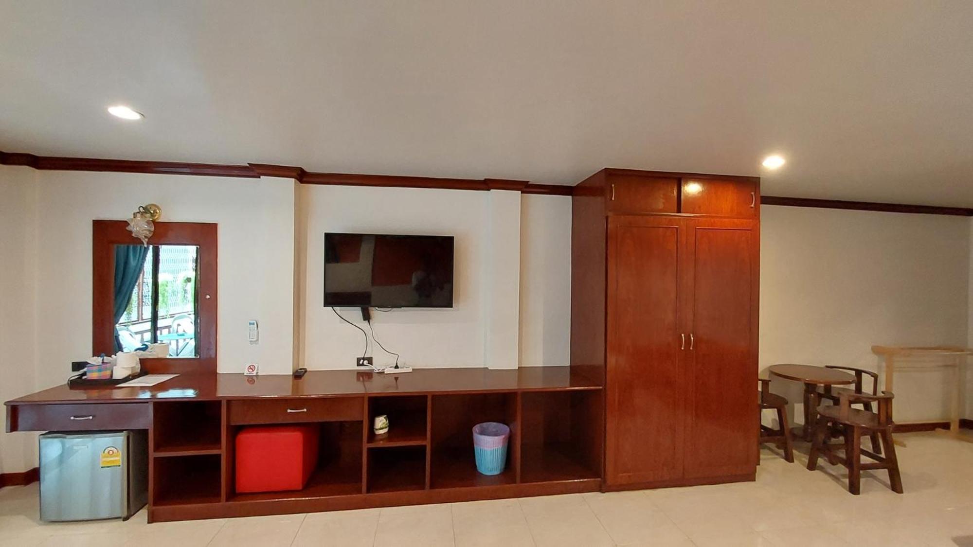 Hostel Benetti House Patong Exterior foto