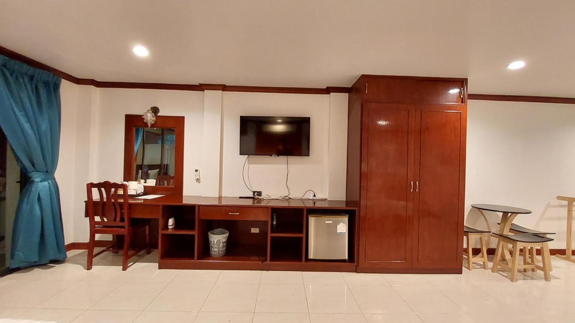 Hostel Benetti House Patong Exterior foto