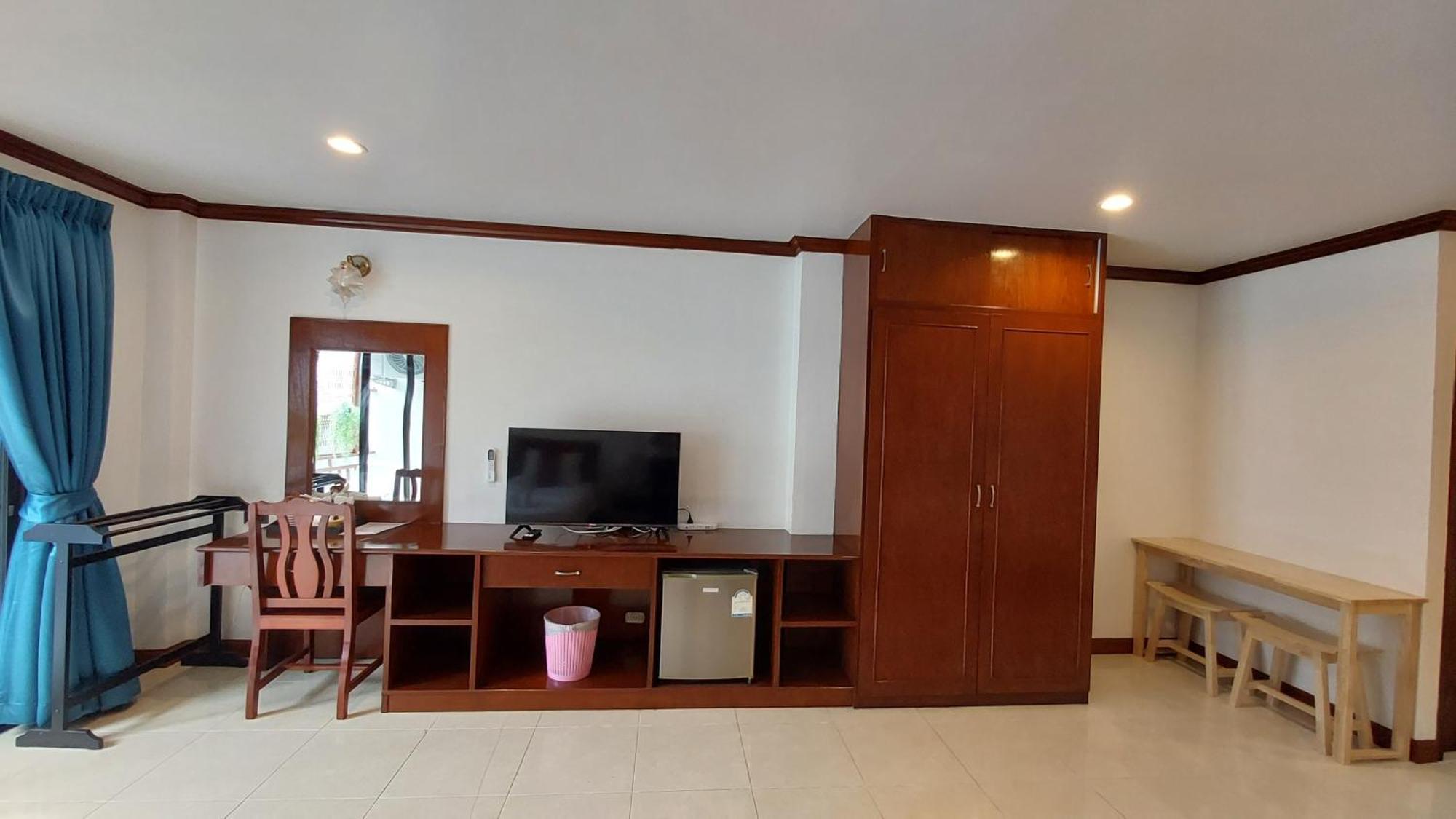 Hostel Benetti House Patong Exterior foto