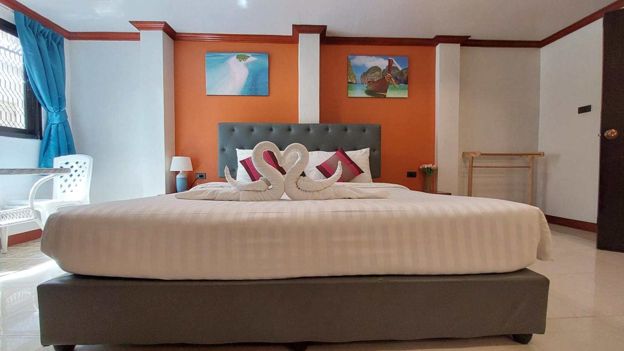 Hostel Benetti House Patong Exterior foto