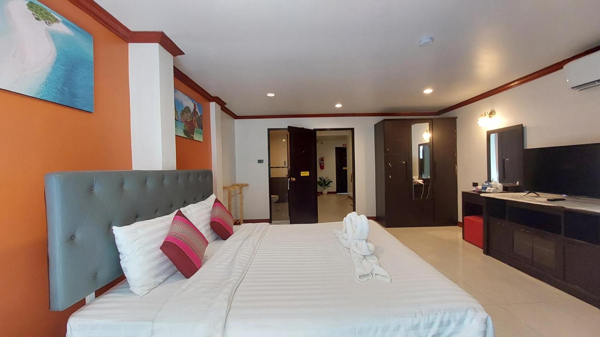 Hostel Benetti House Patong Exterior foto