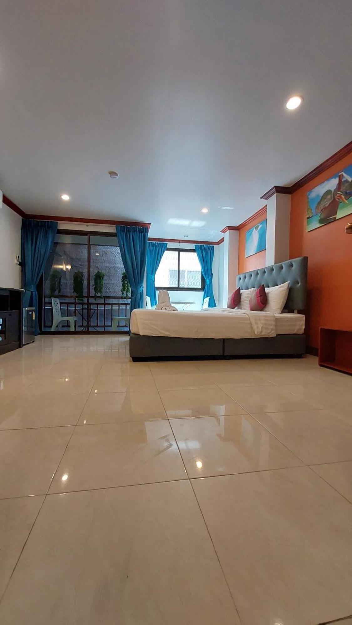 Hostel Benetti House Patong Exterior foto