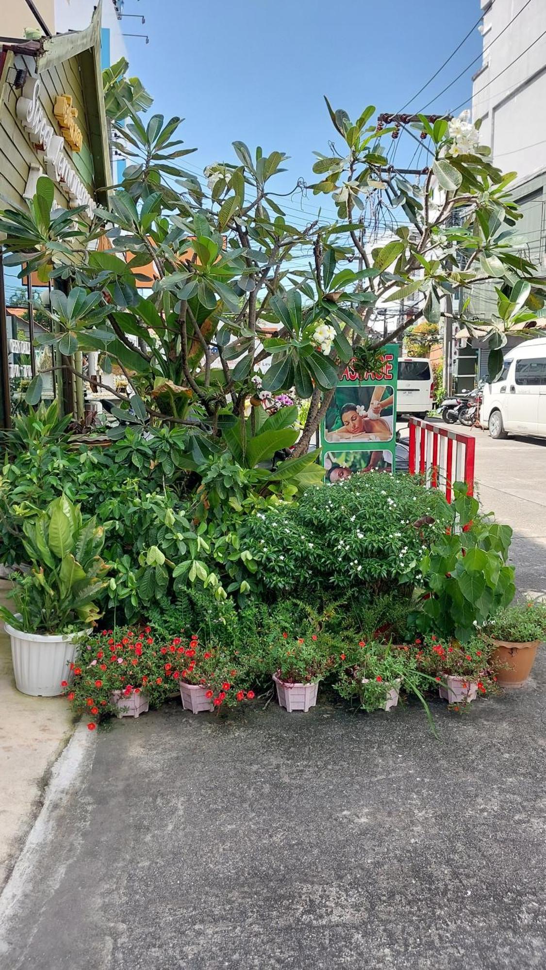 Hostel Benetti House Patong Exterior foto